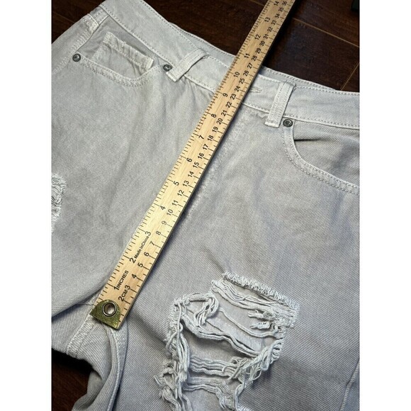 American Eagle Distressed Mom Jean Womens Sz 6 - Picture 7 of 9